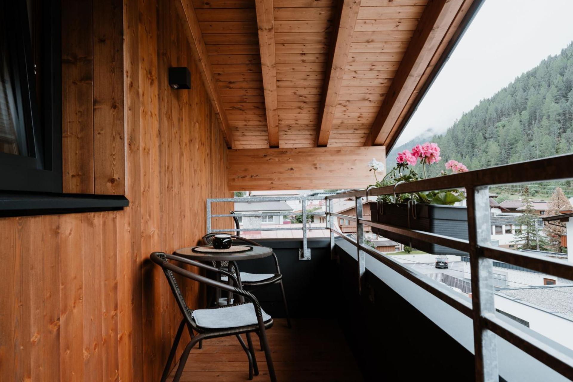 Ferienwohnung Haus Obweger Längenfeld Exterior foto